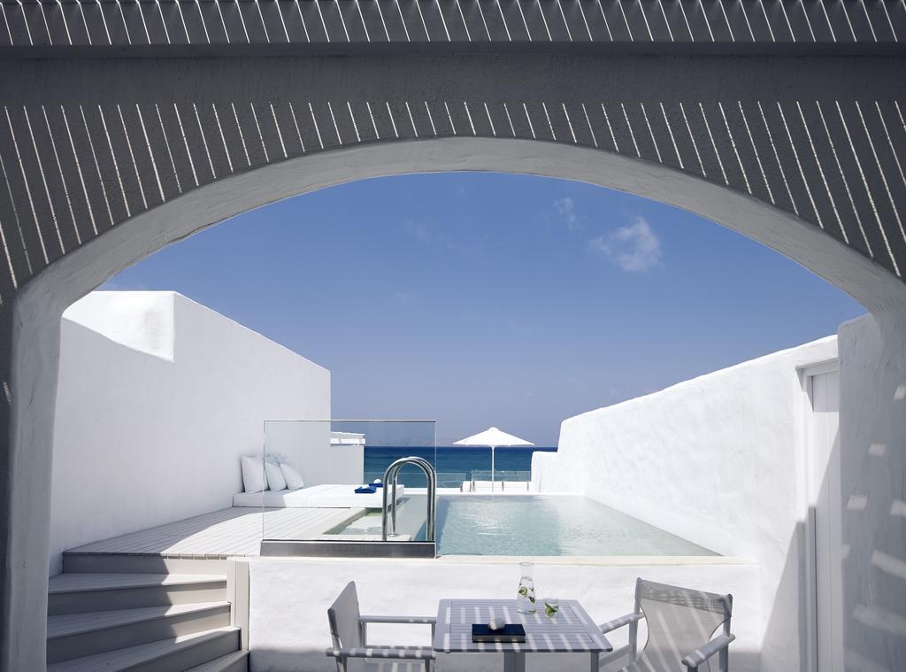 2 Bedroom Spa Suite Seafront with Private Heated Pool